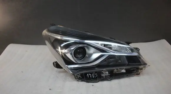 Toyota Yaris Headlight/headlamp 