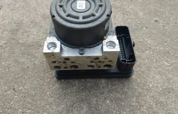 Peugeot 208 ABS Pump 9804161580 1002200184