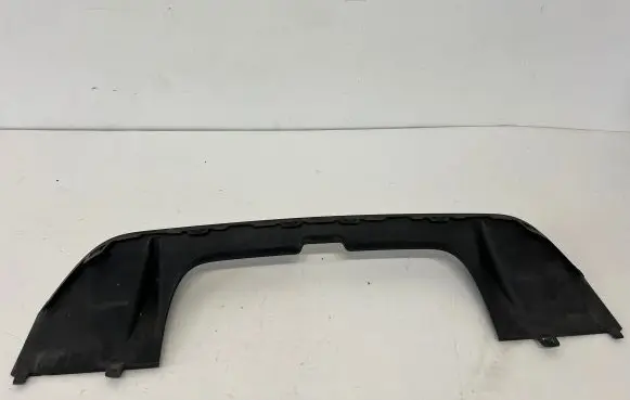 Rear bumper trim bar molding