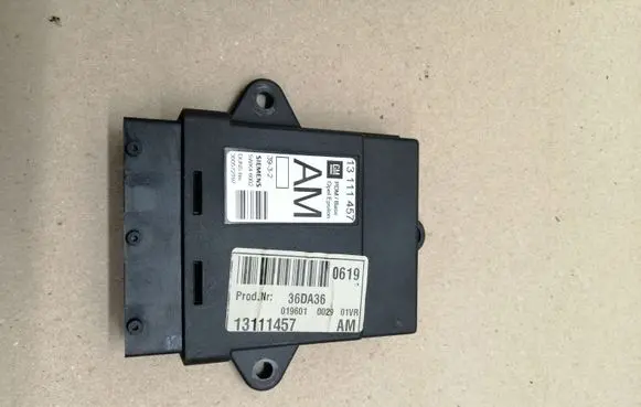 Opel Vectra C Door control unit/module 13111457