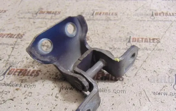 Lexus IS 220D-250-350 Front door lower hinge 