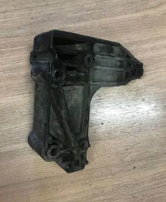BMW 3 E90 E91 A/C compressor mount bracket 7505980