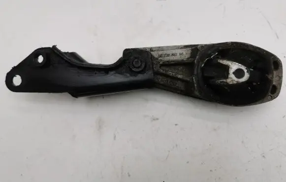 Citroen DS3 Engine mount bracket 9673005780