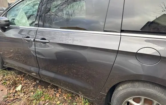Chrysler Pacifica Side sliding door 