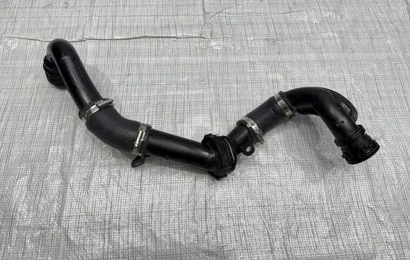 Land Rover Discovery Sport Intercooler hose/pipe M8D2-6C715