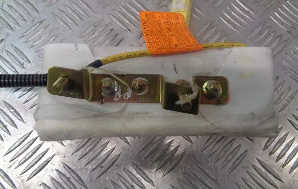 Mazda 323 Passenger airbag