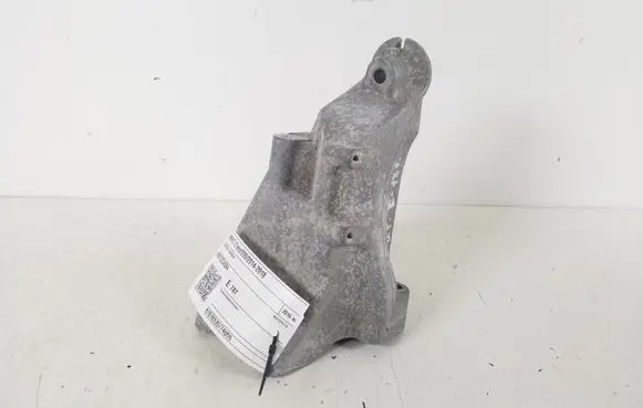 Mercedes-Benz C W205 Engine mounting bracket A6512234304