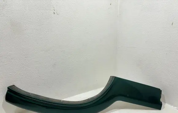 Ford Explorer Rear arch trim