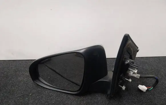 Toyota Auris E180 Front door electric wing mirror 026983