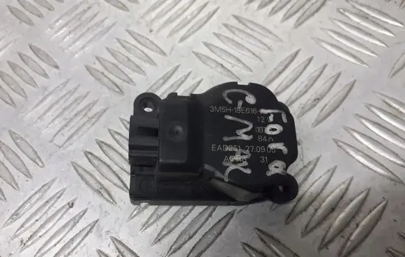 Ford C-MAX I Central body control module 3M5H-19E616-AA