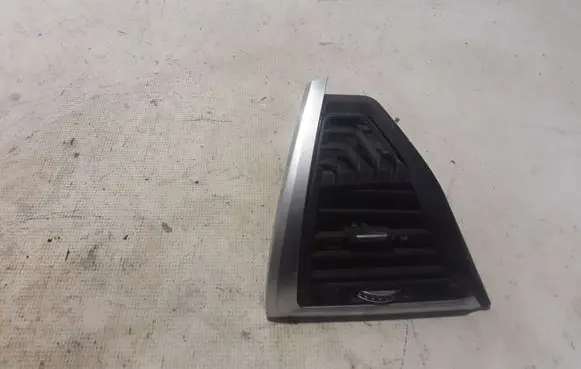 BMW X3 G01 Dashboard side air vent grill/cover trim 9363439