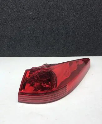 Peugeot 607 Rear/tail lights