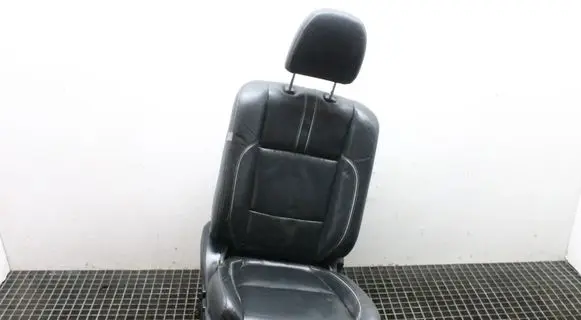 Mitsubishi Outlander Front passenger seat 