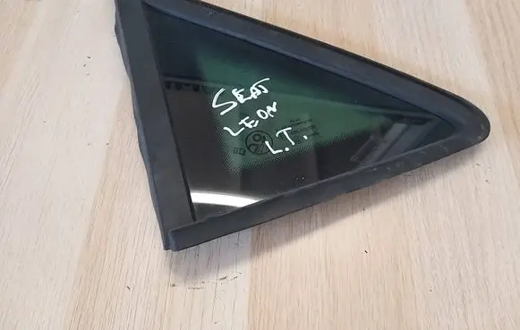 Seat Leon IV Rear side window 5FA845299