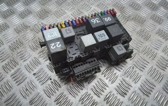 Volkswagen Transporter - Caravelle T4 Fuse box set 357937039