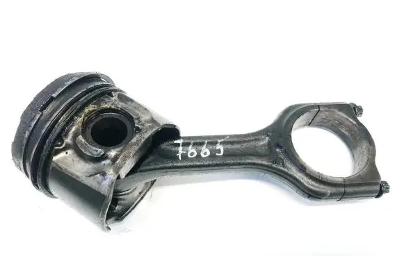 Ford Focus Piston with connecting rod