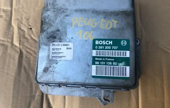 Peugeot 106 Engine control unit/module 0261200707
