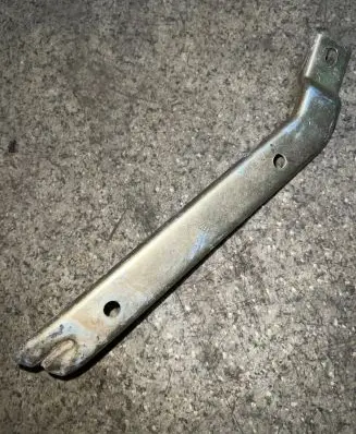 Battery bracket