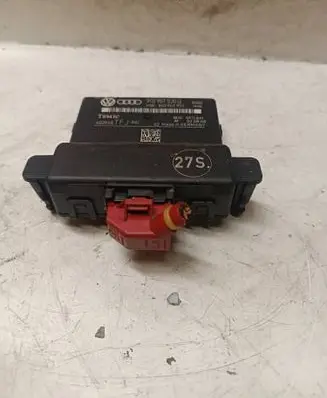Volkswagen Scirocco Gateway control module 1K0907530Q 1K0907951