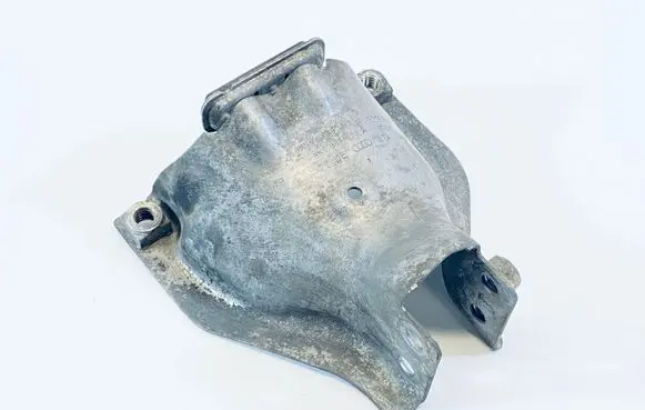 Audi A4 S4 B8 8K Engine mounting bracket 8K0399060 8K0399060A