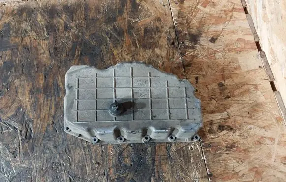 Jeep Grand Cherokee Engine cover (trim) 2113F VMMT072113F