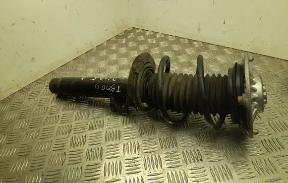 BMW 4 F32 F33 Front shock absorber with coil spring 6868661