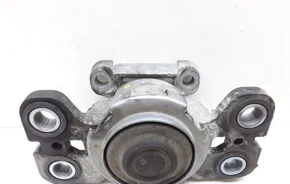 Volvo V70 Engine mount bracket 6G9N7M121AA
