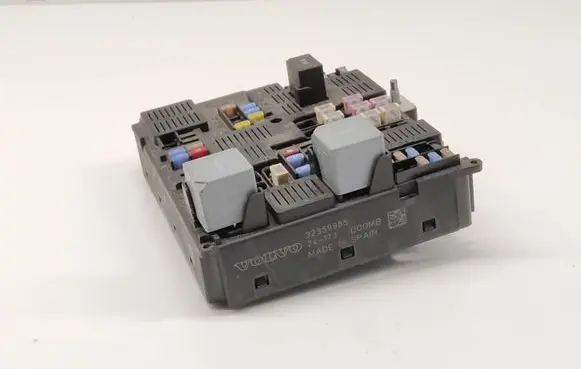 Volvo V60 Fuse module 32359985 24173
