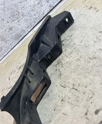 Volkswagen PASSAT B6 Front bumper mounting bracket 3C0807889