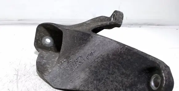 Audi A6 S6 C6 4F Engine mounting bracket 4F0199307N