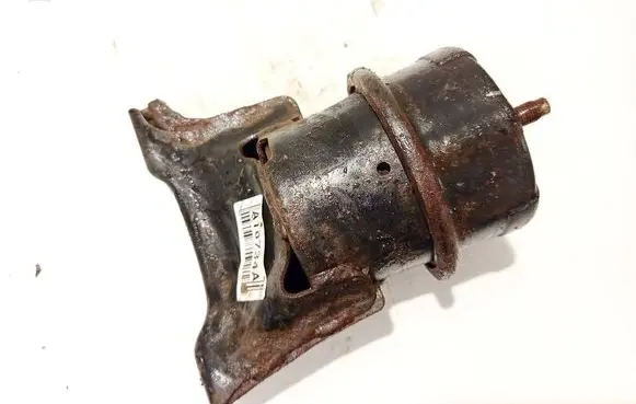 Honda Civic Engine mount bracket