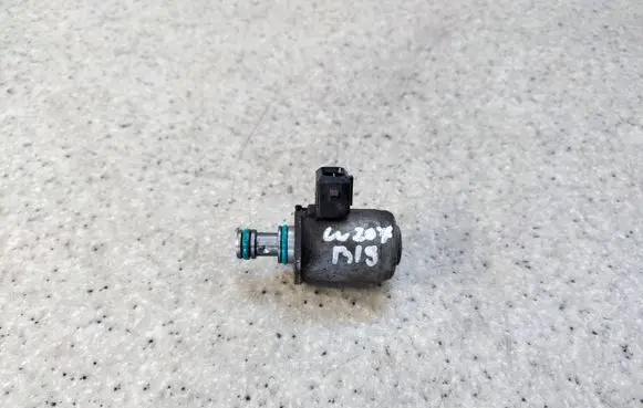 Mercedes-Benz E C207 W207 Hydraulic servotronic pressure valve 