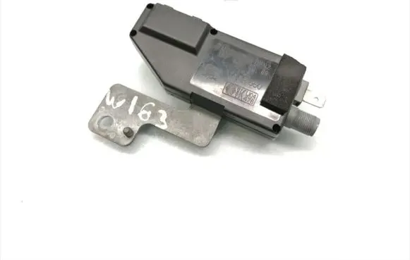 Mercedes-Benz ML W163 Aerial antenna amplifier A1638200089