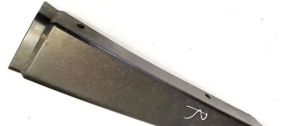 Seat Leon (1P) Front door glass trim molding 1P0853290B