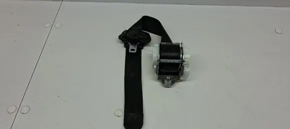 BMW 1 E81 E87 Front seatbelt 33059849