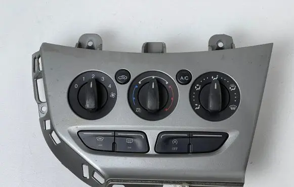 Ford Focus Climate control unit BM5T19980BE E1062772E BM512070511