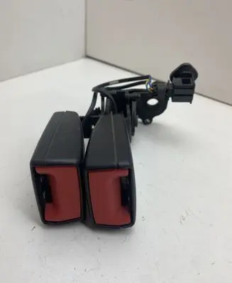 Skoda Octavia Mk3 (5E) Middle seatbelt buckle (rear) 8V0857739