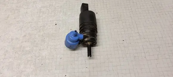Volkswagen Caddy Windscreen/windshield washer pump