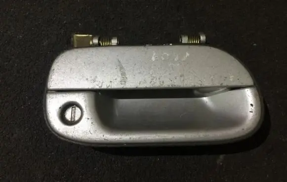 Hyundai Lantra I Front door exterior handle