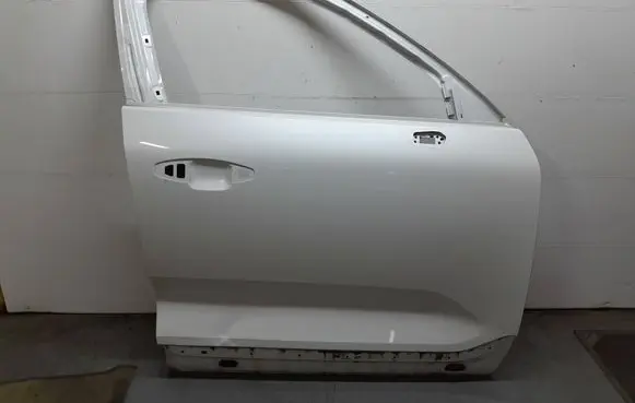 Volvo XC40 Front door