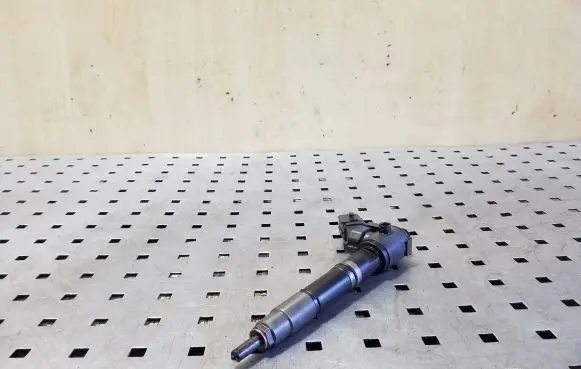 Volvo XC70 Fuel injector 31405404 VEA132370010AAB 2370010AAB