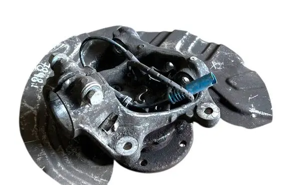 BMW X1 E84 Front wheel hub 31216784865 6784865 17452710