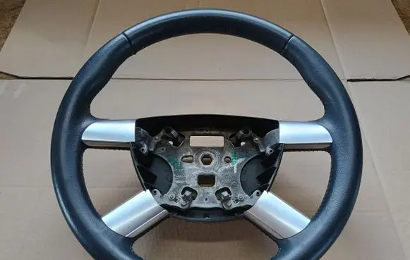 Ford Focus C-MAX Steering wheel