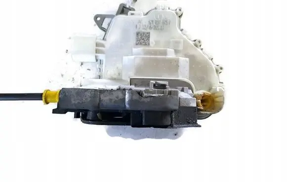 Audi Q7 4M Front door lock 8J1837015F