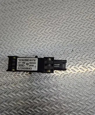 Audi A2 Airbag deployment crash/impact sensor 8Z0959643 080502 0230Z06EHHY96