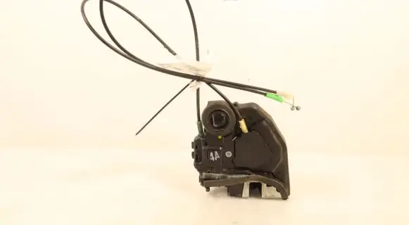 Toyota Corolla Verso E121 Rear door lock A046693