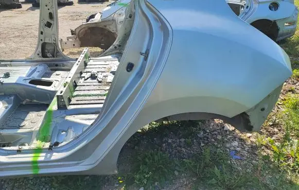 Nissan Leaf I (ZE0) Rear quarter panel 