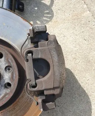 Opel Combo E Front brake caliper 9830798780