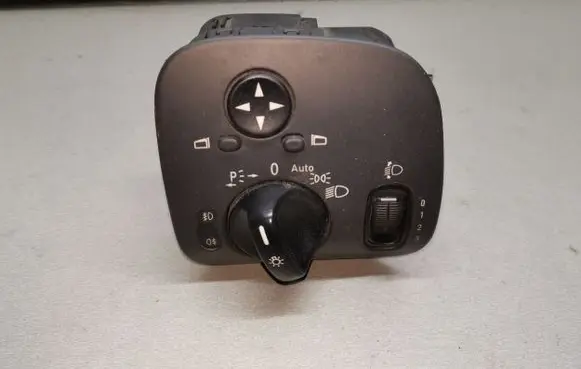 Mercedes-Benz C W203 Light switch A2035450604