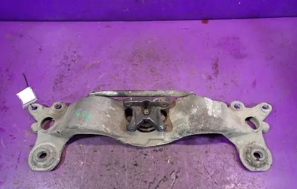 Audi A4 S4 B6 8E 8H Gearbox mounting bracket 